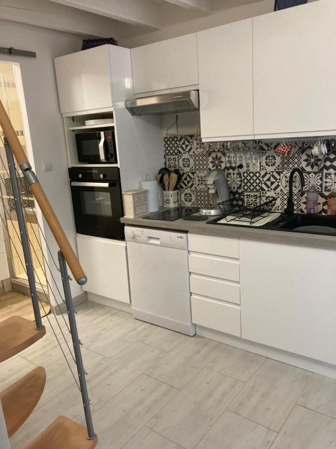 Au Havre De Paix Apartman Garéoult Kültér fotó